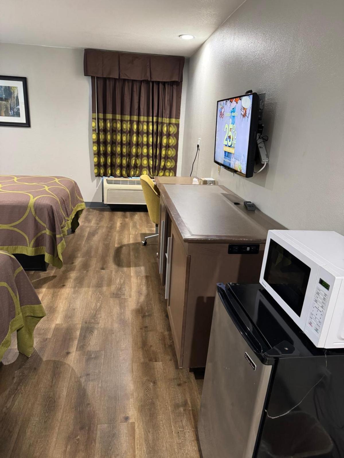 Executive Inn Baker Екстериор снимка