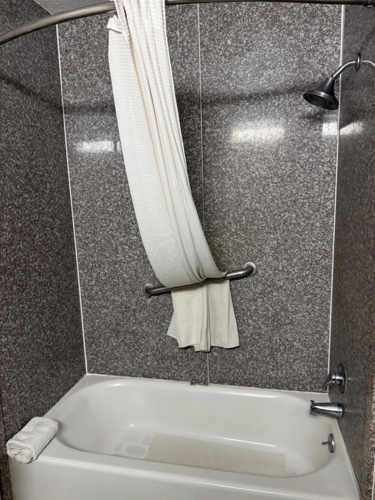 Executive Inn Baker Екстериор снимка