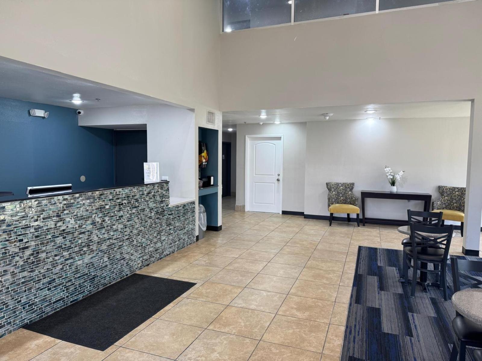 Executive Inn Baker Екстериор снимка