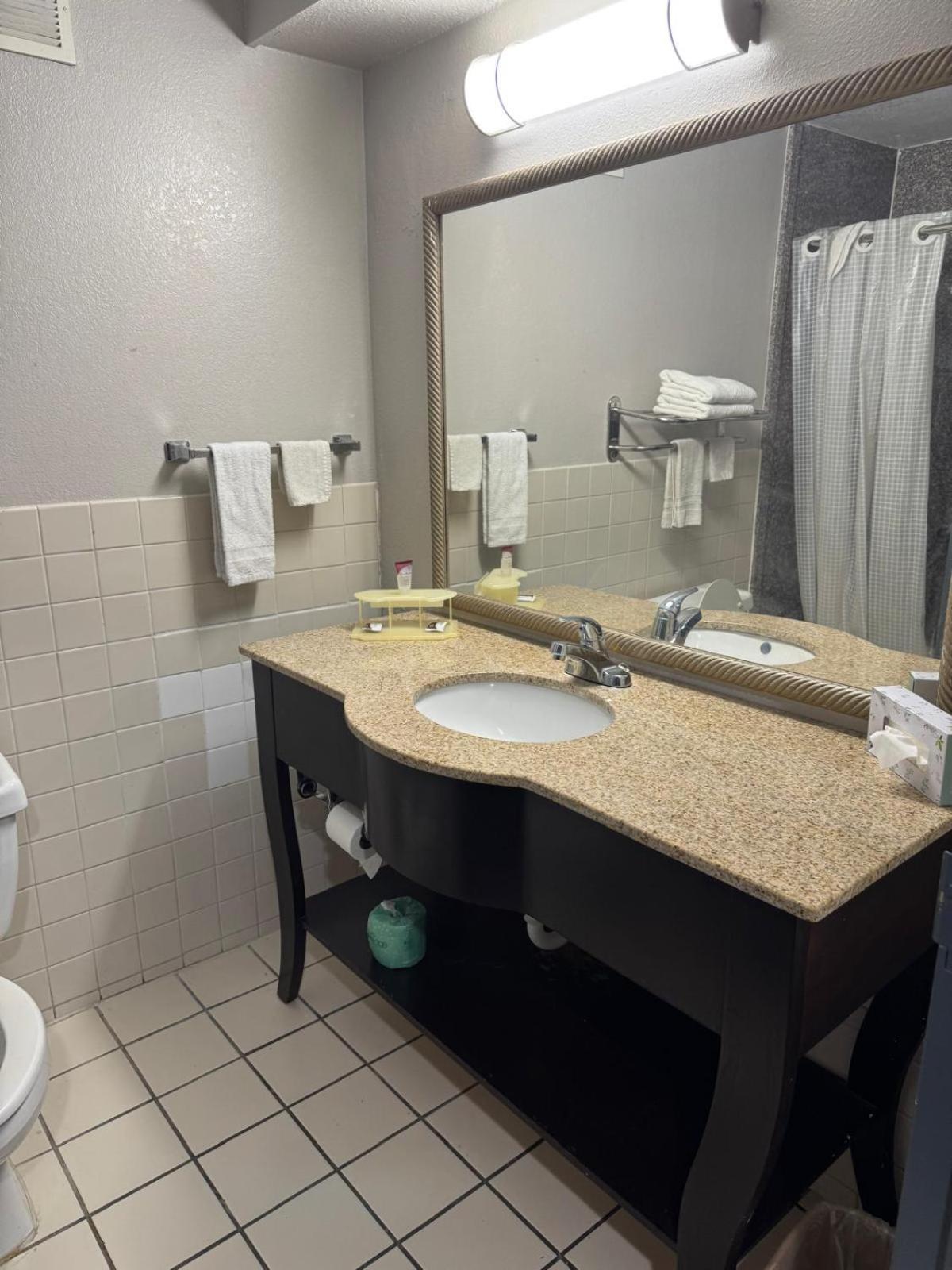 Executive Inn Baker Екстериор снимка