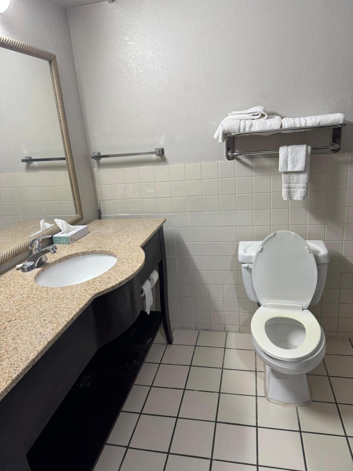 Executive Inn Baker Екстериор снимка